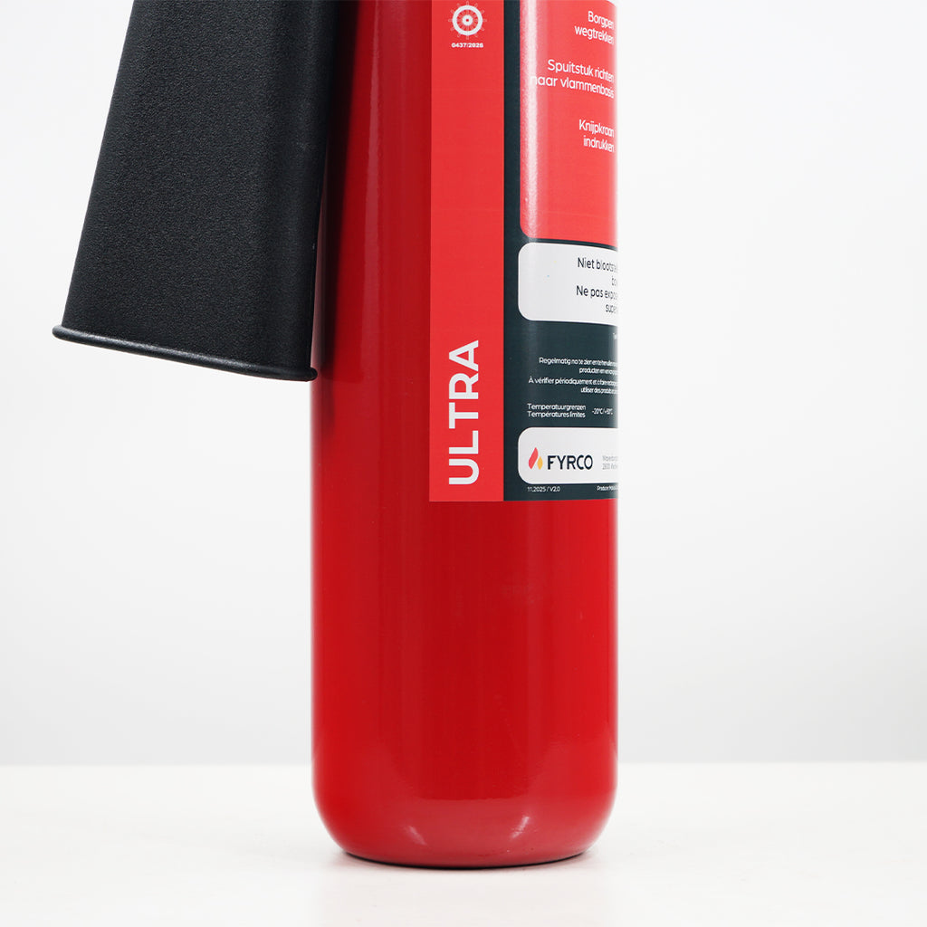 CO2-brandblusser 5kg B voor gevoelige apparatuur en elektrische branden close-up onderkant