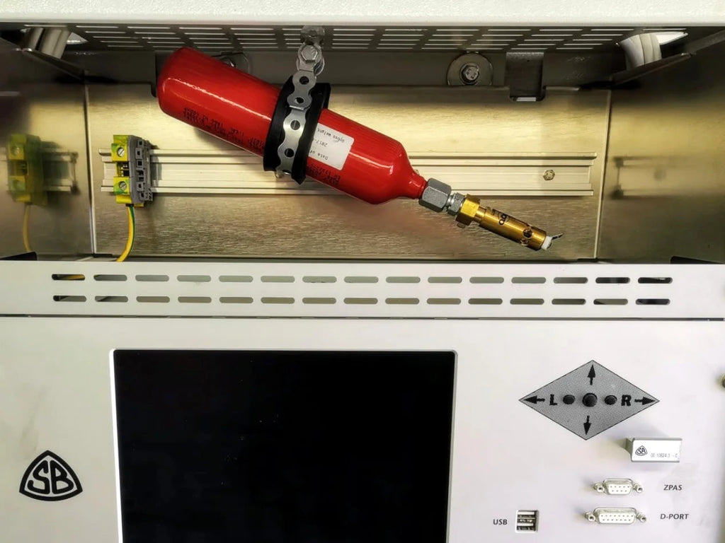 Automatic Miniature Fire Extinguisher geïnstalleerd in kleine gesloten ruimte