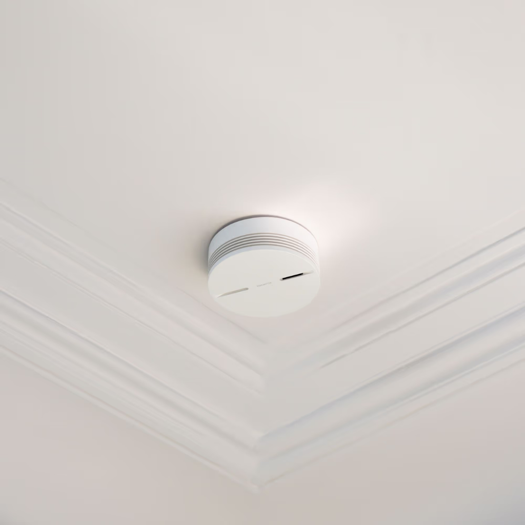 Netatmo slimme rookmelder aan plafond in woning