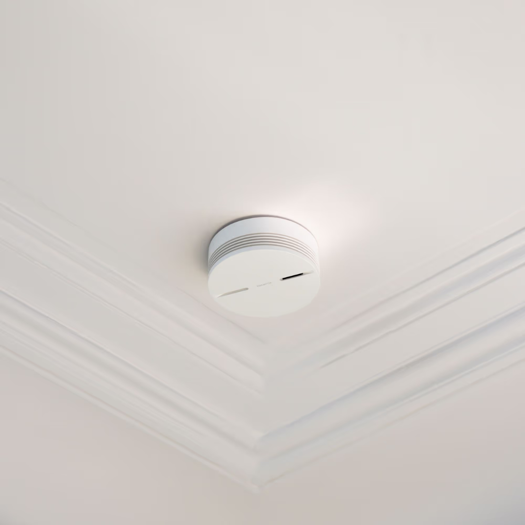 Netatmo slimme rookmelder aan plafond in woning