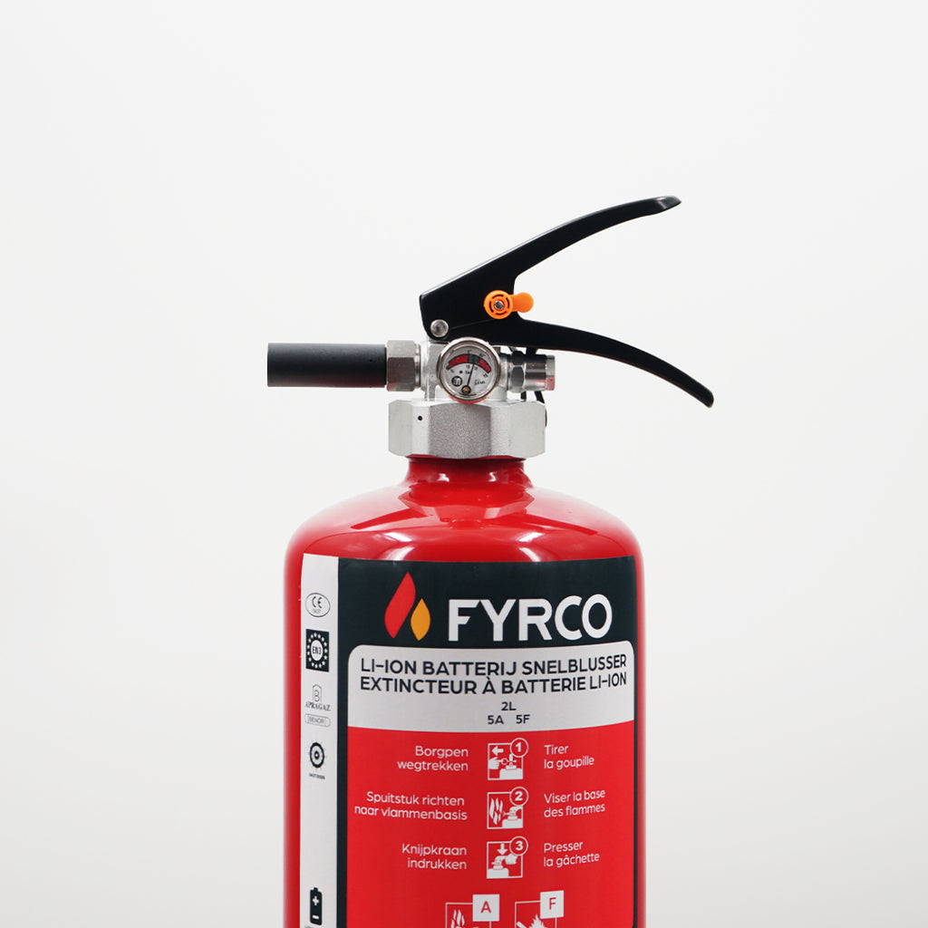 Lithium batterij brandblusser 2l voor blussen van batterijbranden close-up brandblusserkop