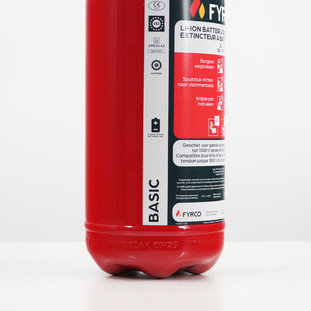 Lithium batterij brandblusser 2l voor blussen van batterijbranden close-up onderkant