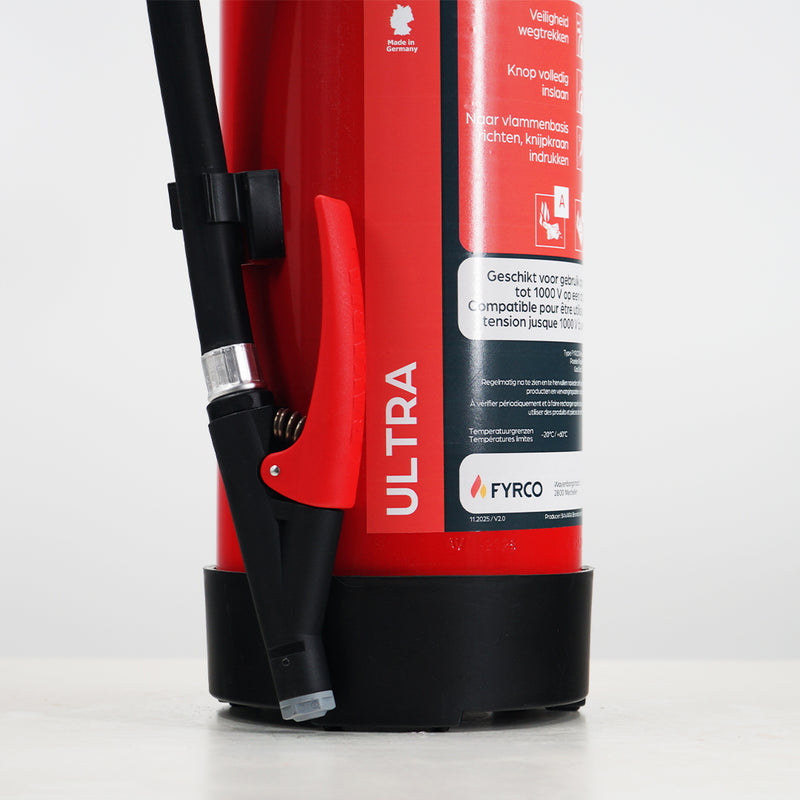 Poederbrandblusser 6kg ABC met intern patroon en BENOR gekeurd close-up beschermvoet