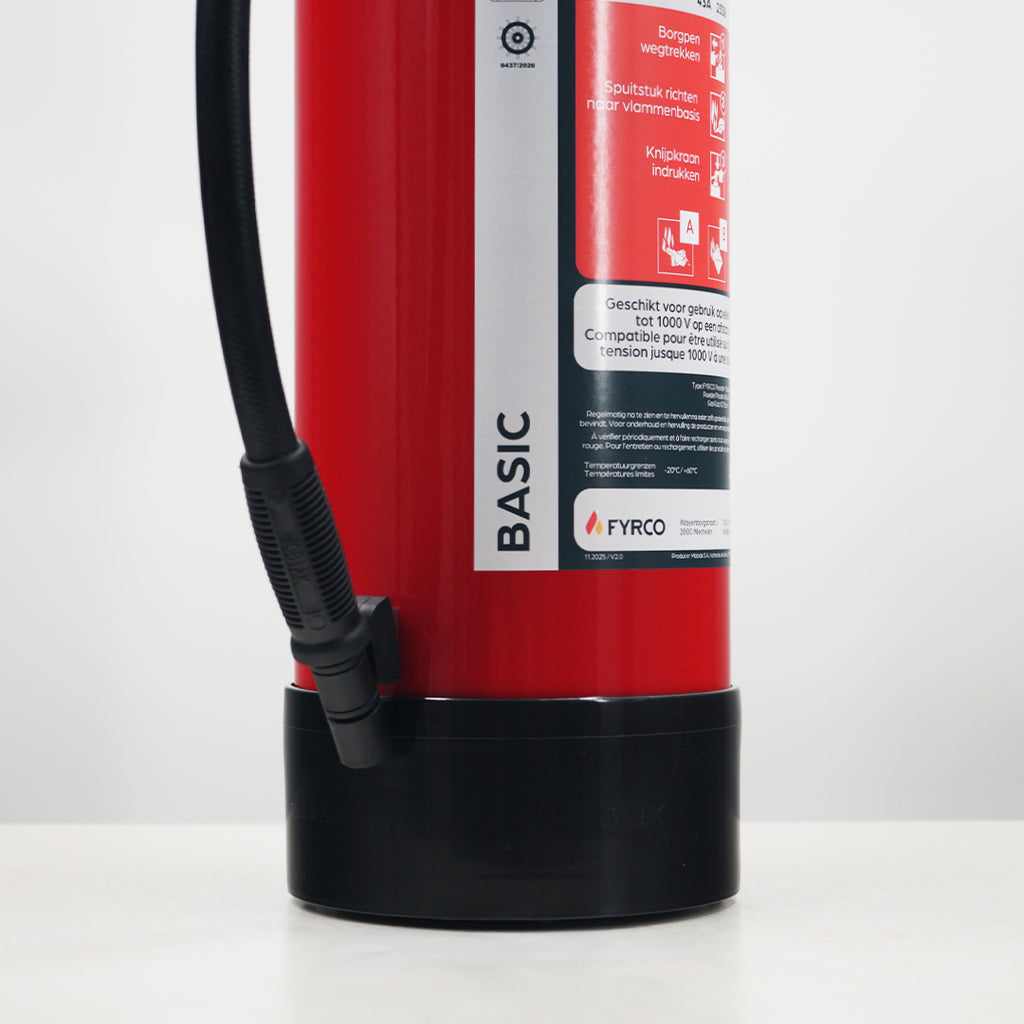 Poederbrandblusser 9kg ABC onder permanente druk en BENOR gekeurd close-up beschermvoet