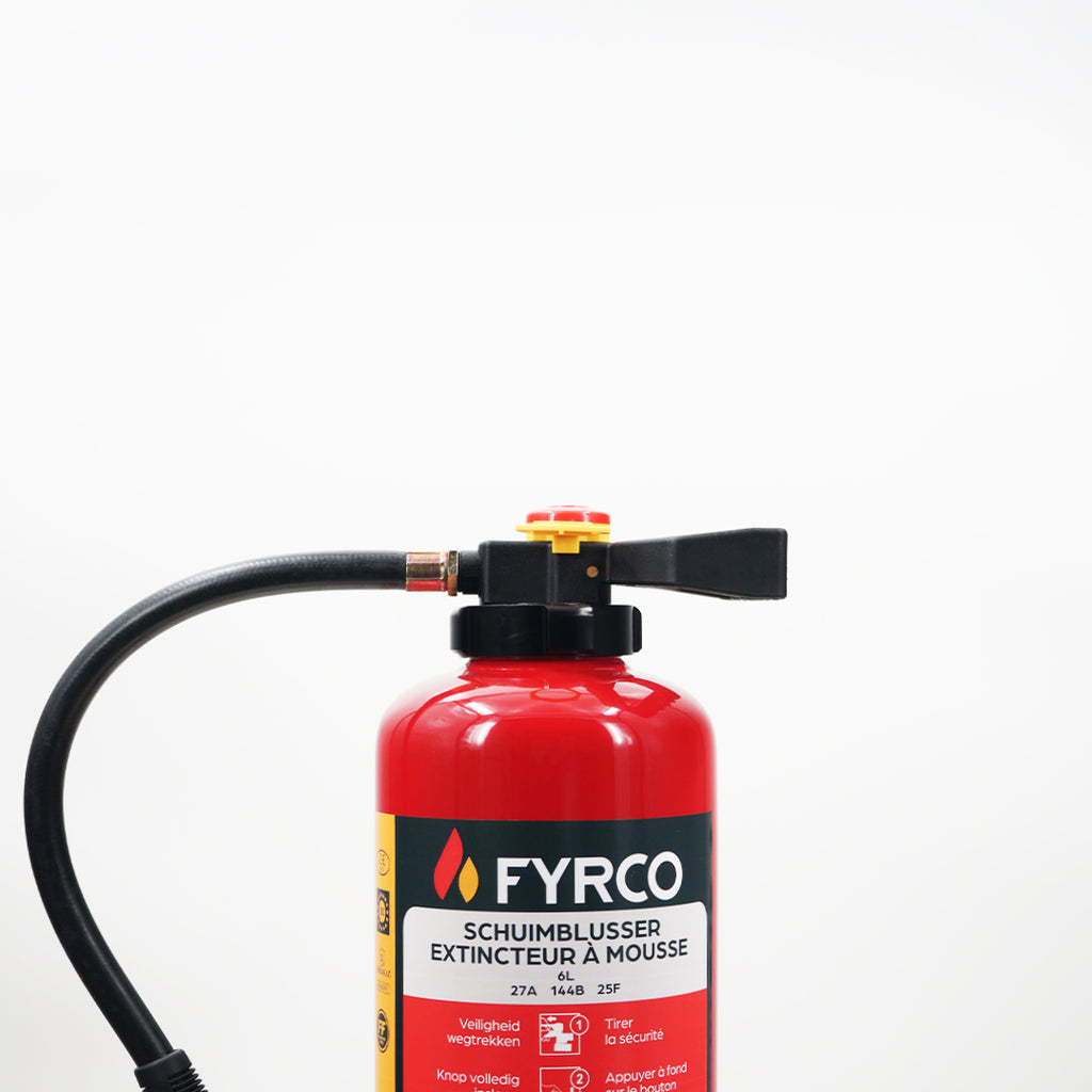 Schuim-vetbrandblusser fluorvrij 6l ABF met Intern patroon en BENOR gekeurd close-up brandblusserkop