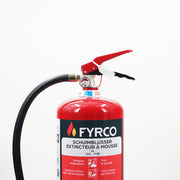 Schuimbrandblusser fluorvrij 6l AB onder permanente druk en BENOR close-up brandblusserkop